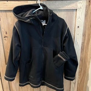 Beautiful wool Wintergreen coat with matching gloves